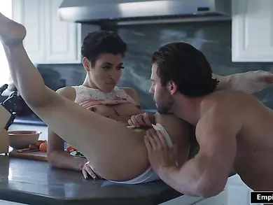 Guy pussy licking then fucking his girlfriend in the kitchen