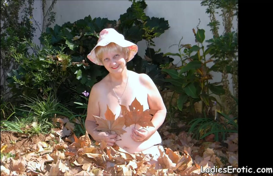 LADEISEROTIC Horny Amateur Grandma Ladies With Webcams