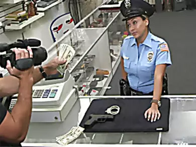 Busty Latina cop gets nailed for money