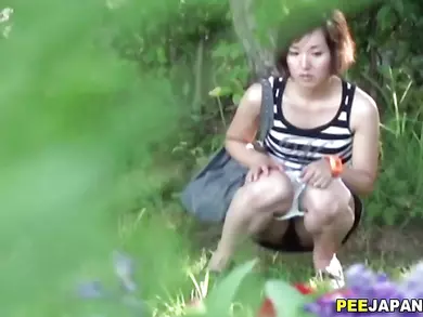 Watched asian babes pee